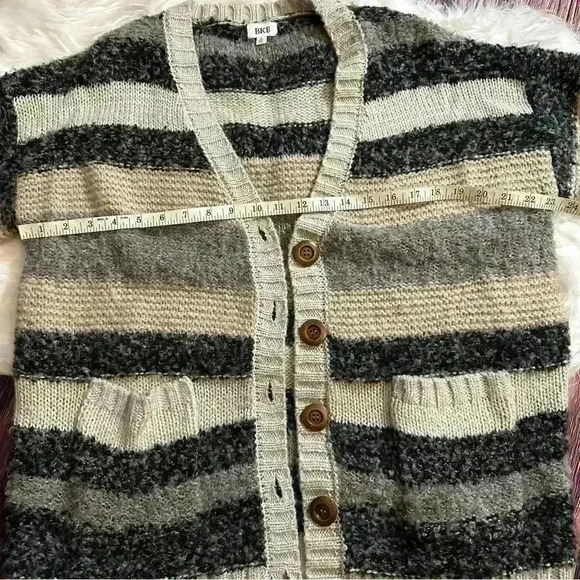 BKE Nubby Striped Cardigan
Sweater Size S - Picture 10 of 10